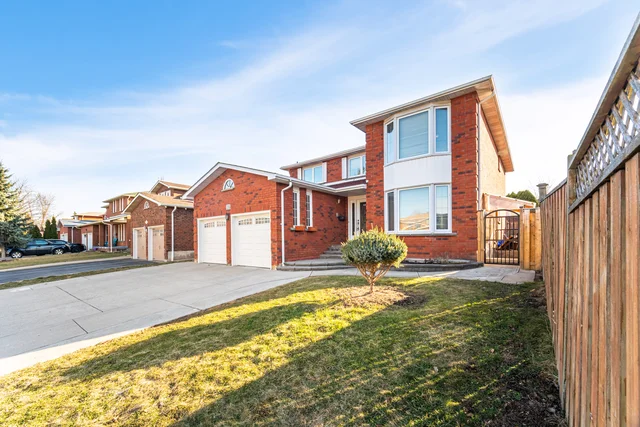 26 Mossbank Drive, Brampton - photo 3