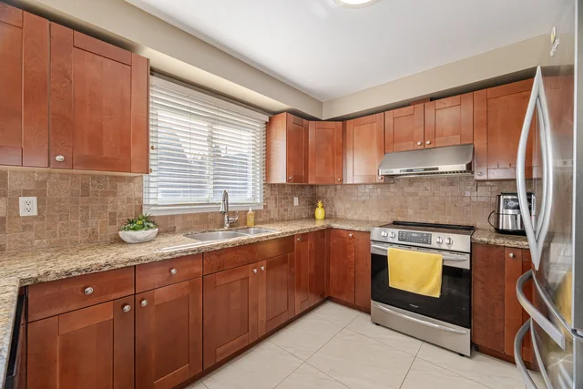 26 Mossbank Drive, Brampton - photo 17