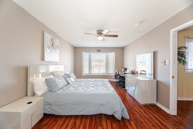 26 Mossbank Drive, Brampton - photo 32