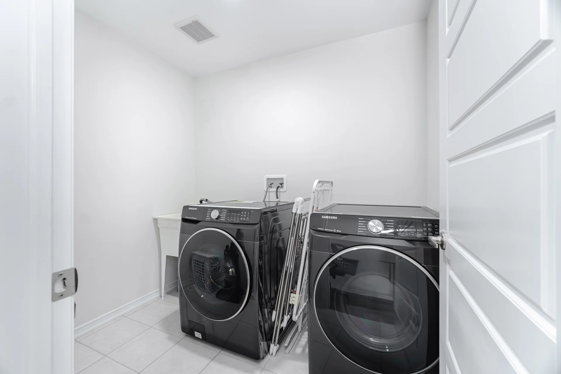 117 Longboat Run West, Brantford - photo 36