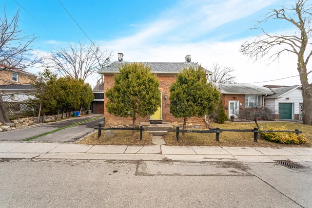 7 Jerman Street, Markham - photo 11