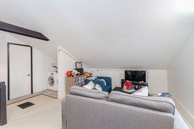 7 Jerman Street, Markham - photo 19
