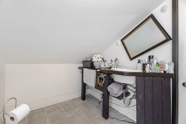 7 Jerman Street, Markham - photo 31