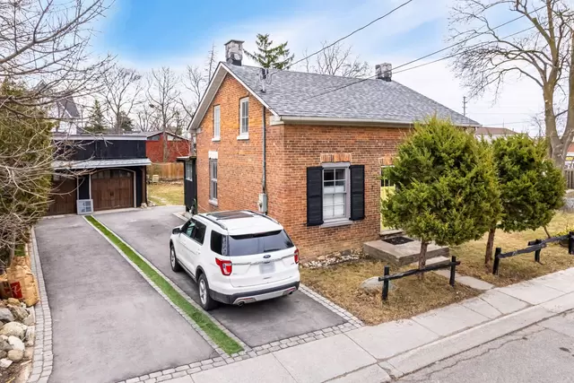 7 Jerman Street, Markham - photo 1