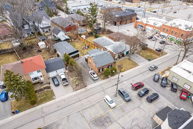 7 Jerman Street, Markham - photo 3