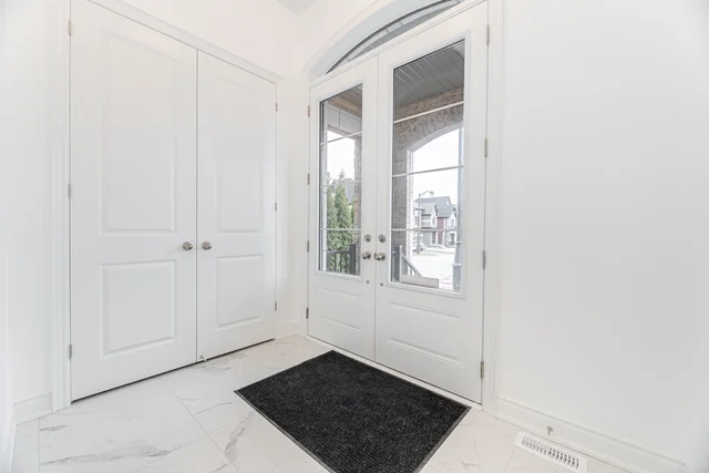 339 Mactier Drive, Kleinburg - photo 4