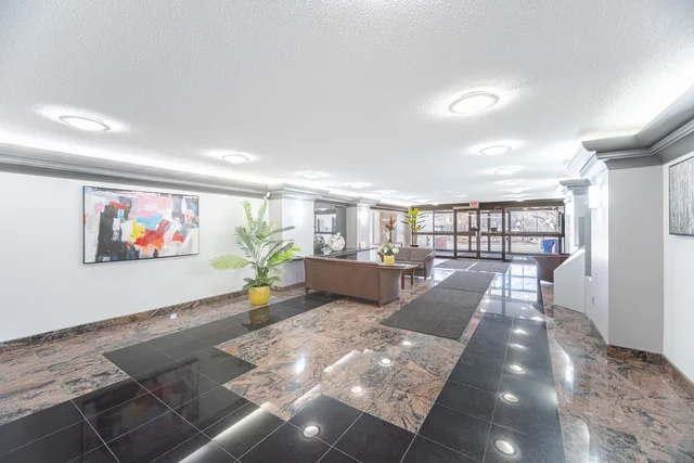 #305-100 Arbors Lane, Woodbridge - photo 4