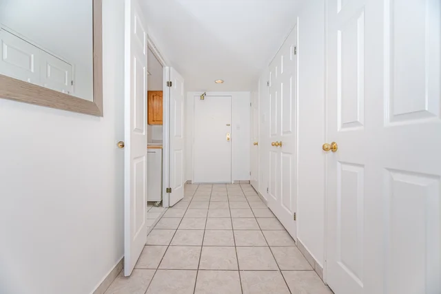#305-100 Arbors Lane, Woodbridge - photo 7