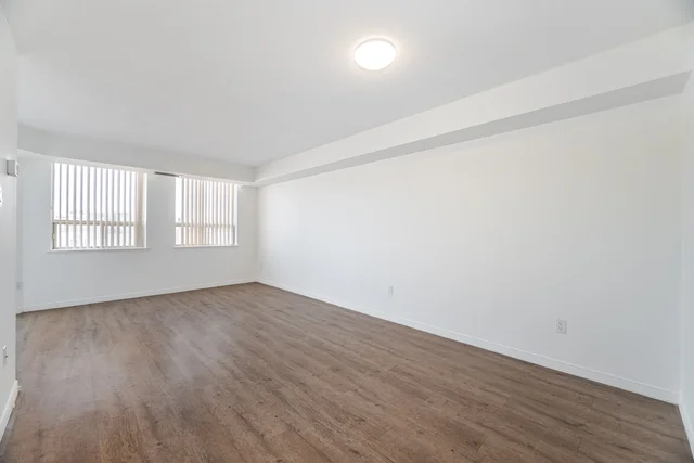 #305-100 Arbors Lane, Woodbridge - photo 15