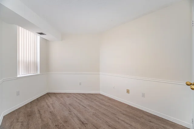 #305-100 Arbors Lane, Woodbridge - photo 29
