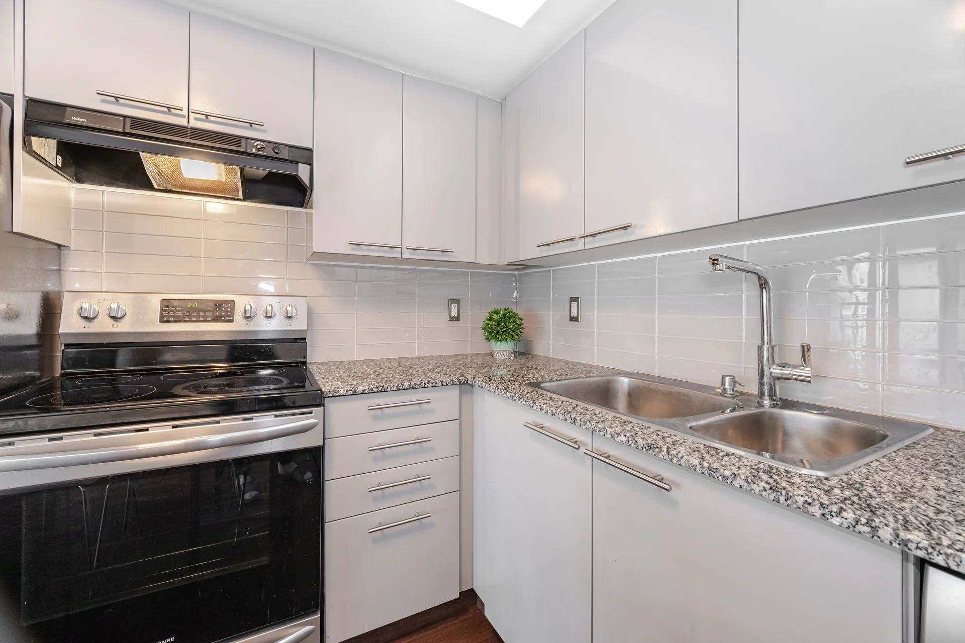 #605-22 Wellesley Street East, Toronto - photo 10