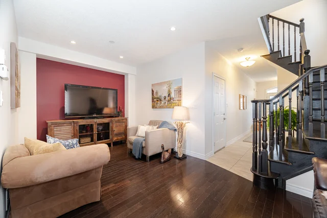 134 Hazelton Avenue, Hamilton - photo 7