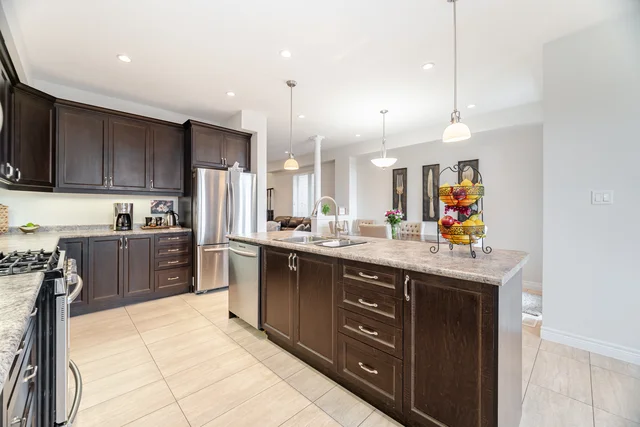 134 Hazelton Avenue, Hamilton - photo 19