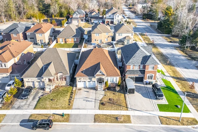 756 Freemont Court, Innisfil - photo 2