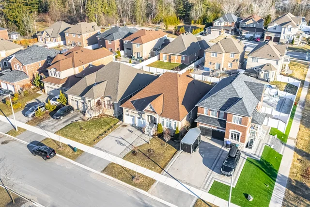 756 Freemont Court, Innisfil - photo 3