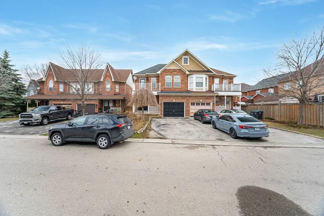 1175 Meadowgrove Court, Mississauga - photo 2