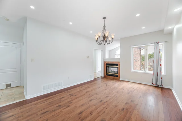 1175 Meadowgrove Court, Mississauga - photo 7