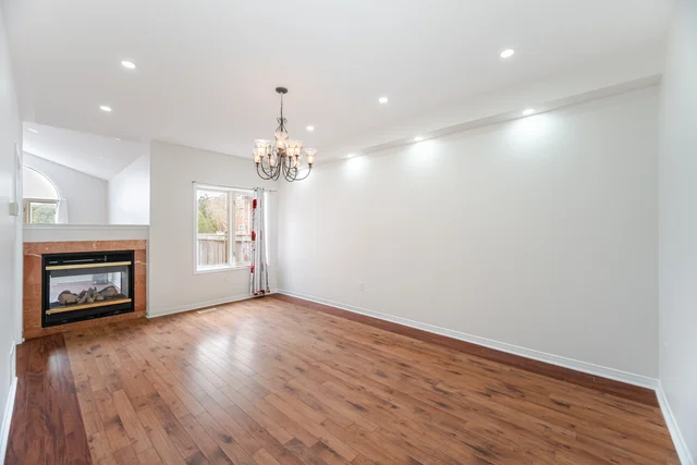 1175 Meadowgrove Court, Mississauga - photo 8
