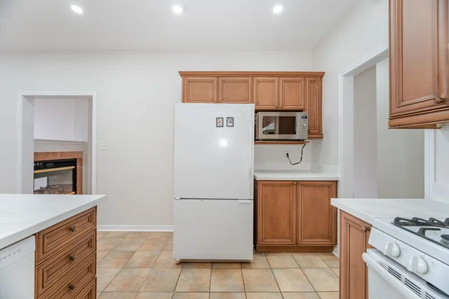 1175 Meadowgrove Court, Mississauga - photo 14