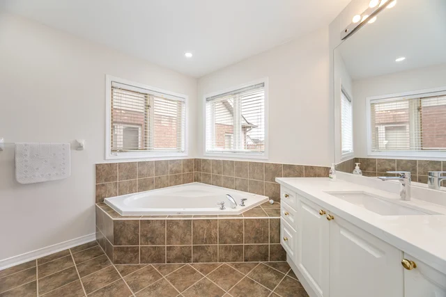 1175 Meadowgrove Court, Mississauga - photo 26