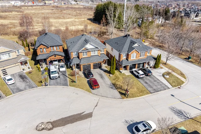 12 Waldron Court, Ajax - photo 4