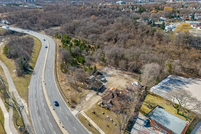 255 Albion Road, Etobicoke - photo 2