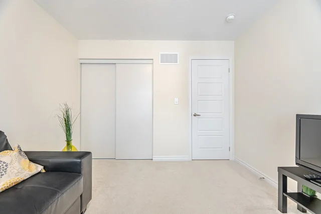 55 Sipes Drive, Hamilton - photo 36