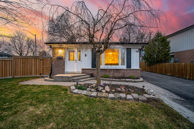 8 Reigate Avenue, Brampton - photo 1