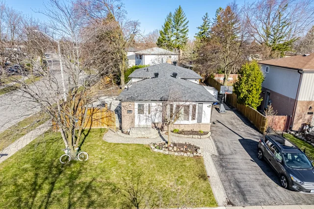 8 Reigate Avenue, Brampton - photo 6