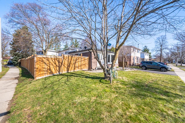 8 Reigate Avenue, Brampton - photo 10