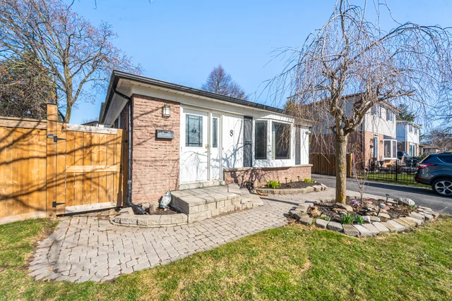 8 Reigate Avenue, Brampton - photo 11