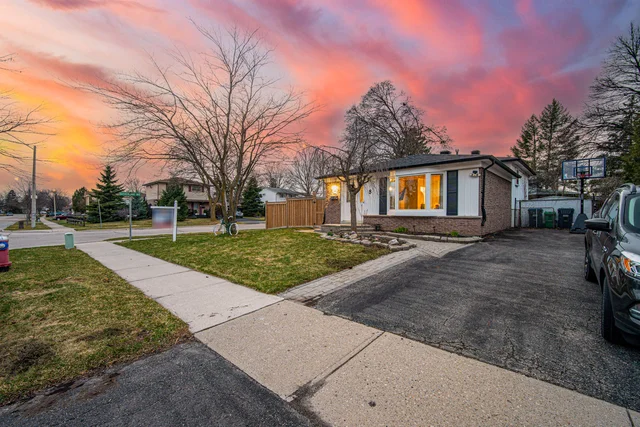 8 Reigate Avenue, Brampton - photo 14