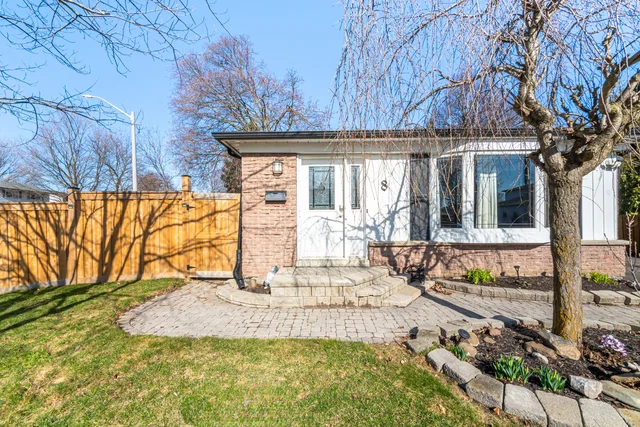 8 Reigate Avenue, Brampton - photo 22