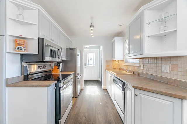 8 Reigate Avenue, Brampton - photo 35