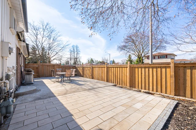 8 Reigate Avenue, Brampton - photo 60