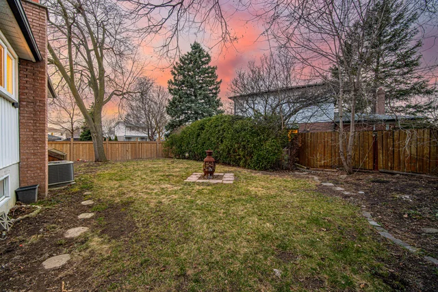 8 Reigate Avenue, Brampton - photo 65