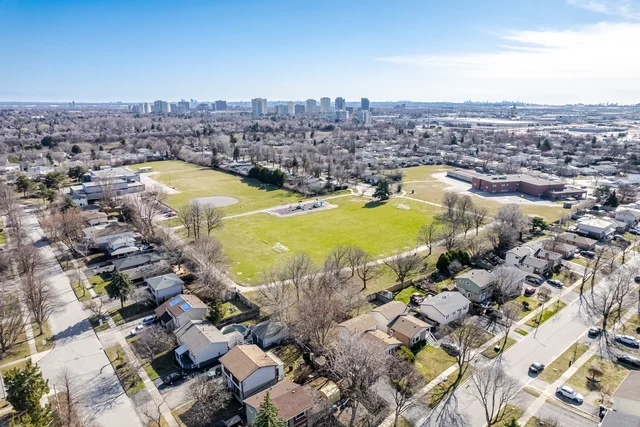 8 Reigate Avenue, Brampton - photo 81
