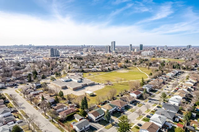 8 Reigate Avenue, Brampton - photo 82