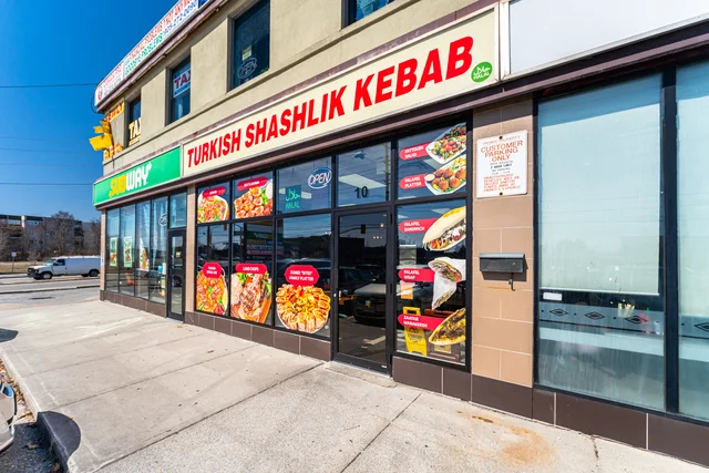 1125 Dundas Street East, Mississauga - photo 3