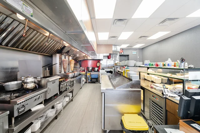 1125 Dundas Street East, Mississauga - photo 9