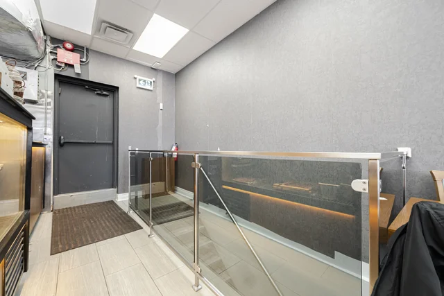 1125 Dundas Street East, Mississauga - photo 12
