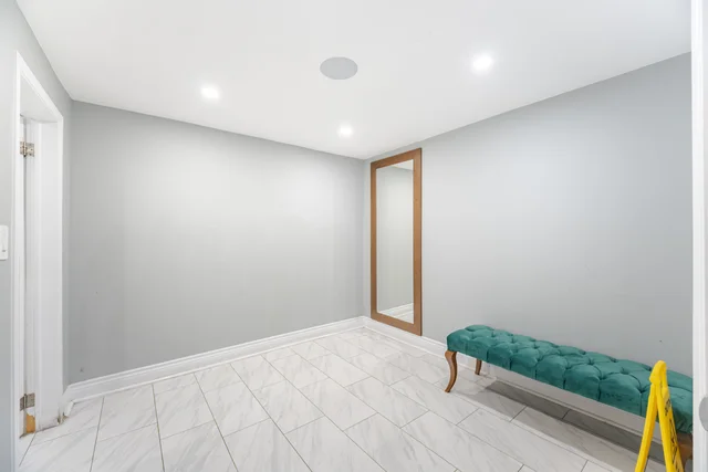 1125 Dundas Street East, Mississauga - photo 22
