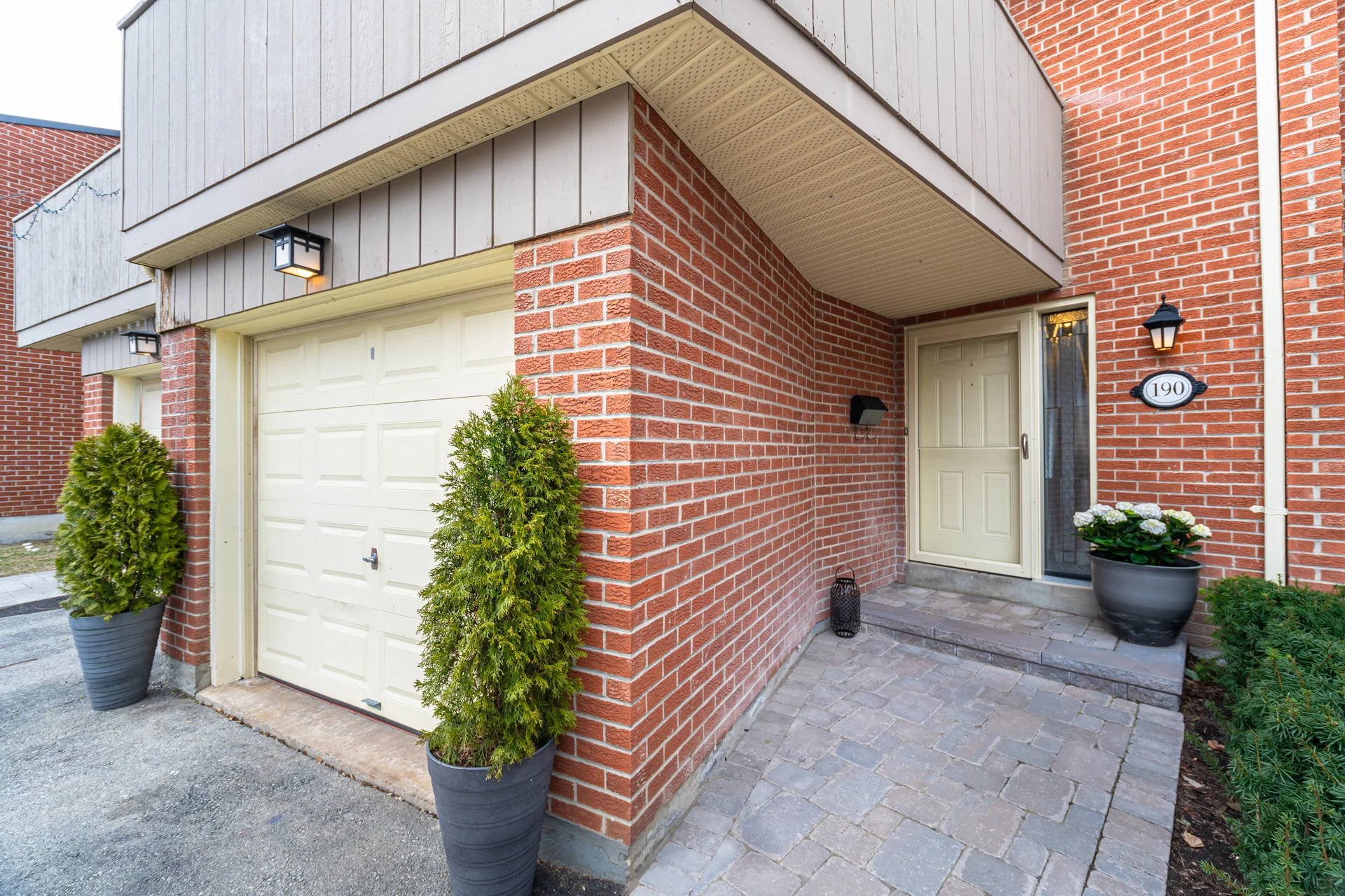 #190-1951 Rathburn Road East, Mississauga - photo 3