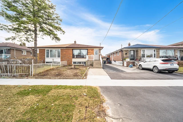 41 Davelayne Road, North York - photo 2