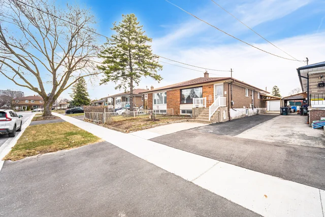 41 Davelayne Road, North York - photo 3