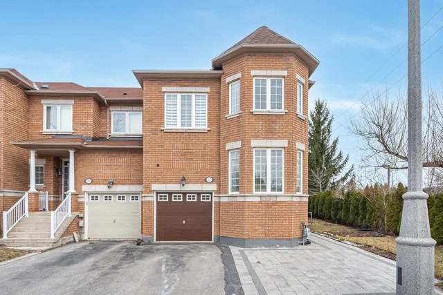 #97-8 Townwood Drive, Richmond Hill - photo 1