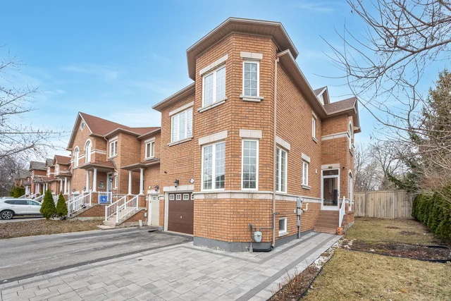 #97-8 Townwood Drive, Richmond Hill - photo 3