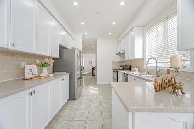 #97-8 Townwood Drive, Richmond Hill - photo 8