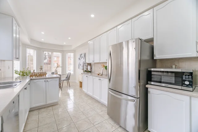 #97-8 Townwood Drive, Richmond Hill - photo 9