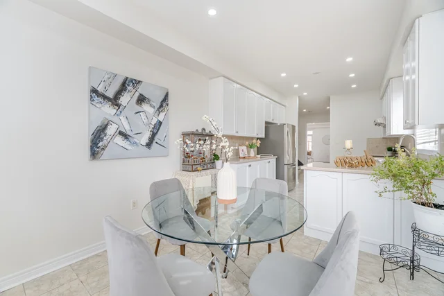 #97-8 Townwood Drive, Richmond Hill - photo 11